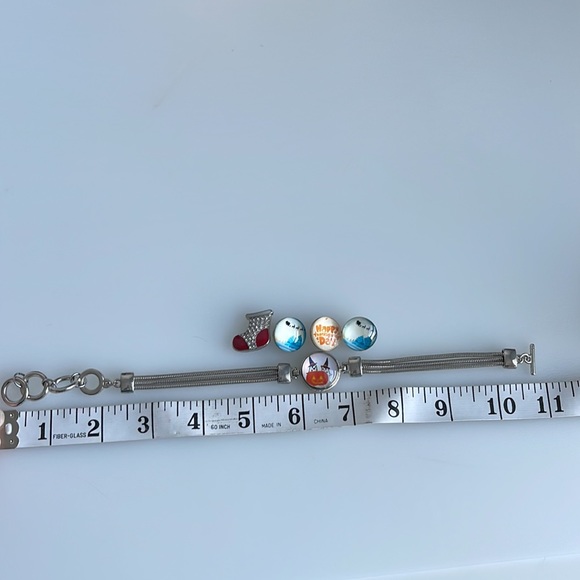 Snap/Button Bracelet - Picture 3 of 4